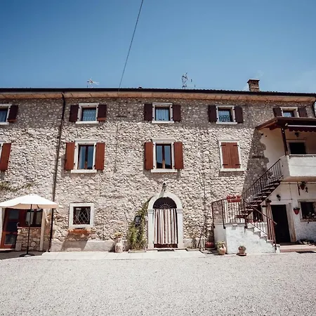 Corte Isabel Costermano