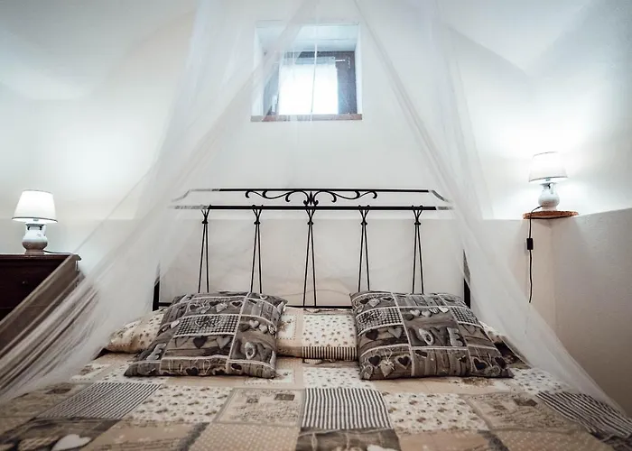 Corte Isabel Costermano