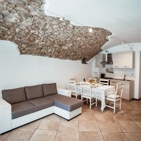 Апартаменты Corte Isabel Костермано